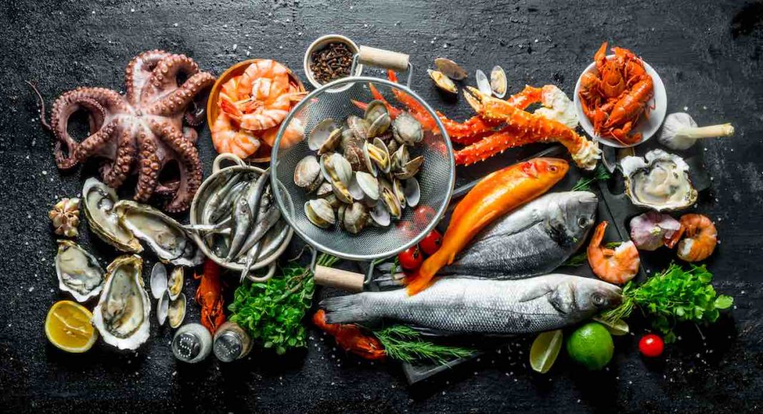 Come si usano le posate per pesce, molluschi e crostacei Come si usano le posate per pesce, molluschi e crostacei