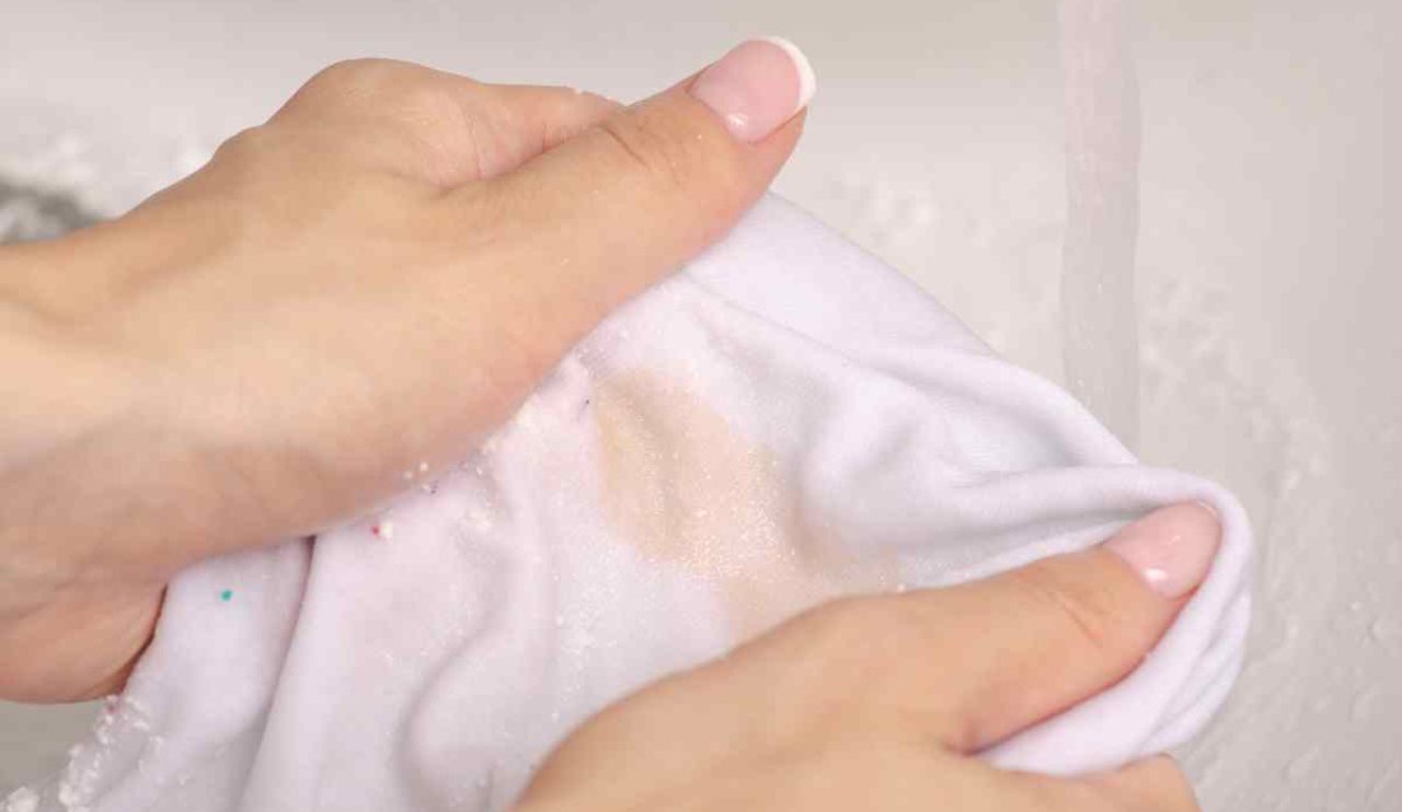 Come eliminare le macchie di ruggine da tessuti