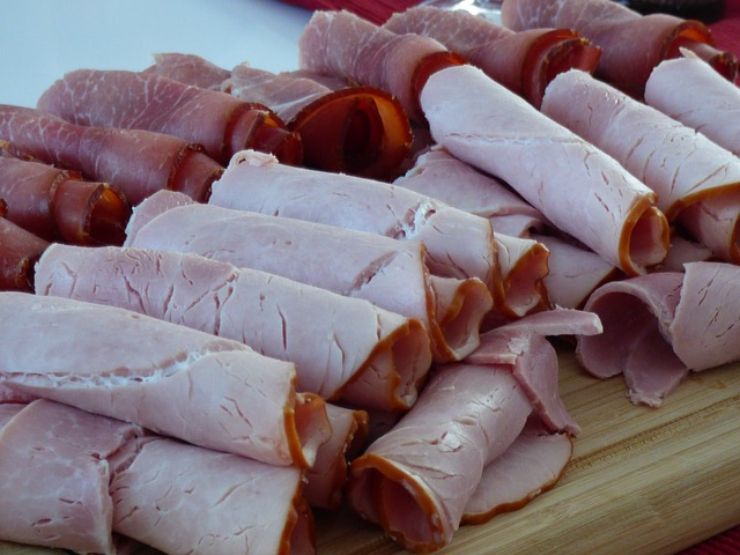 I salumi fanno ingrassare: ecco quanto c'è di vero