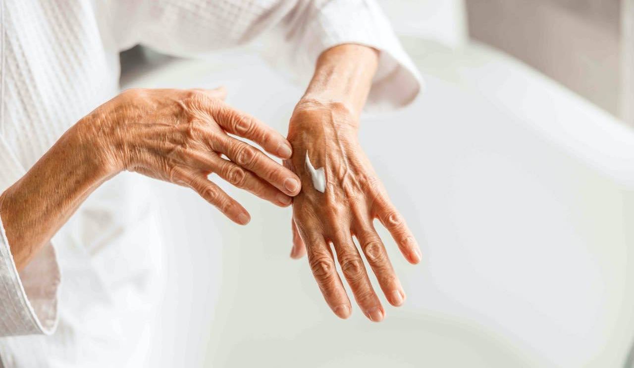 contrastare l'invecchiamento delle mani
