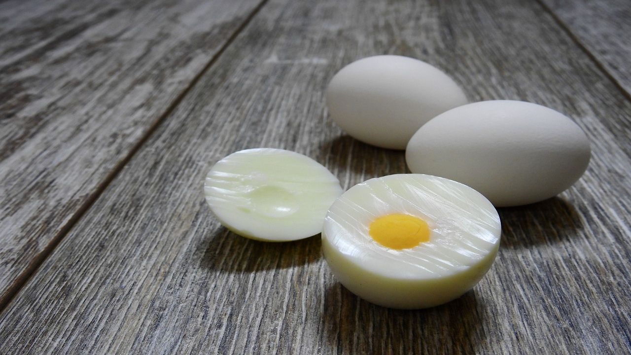 Sgusciare uova