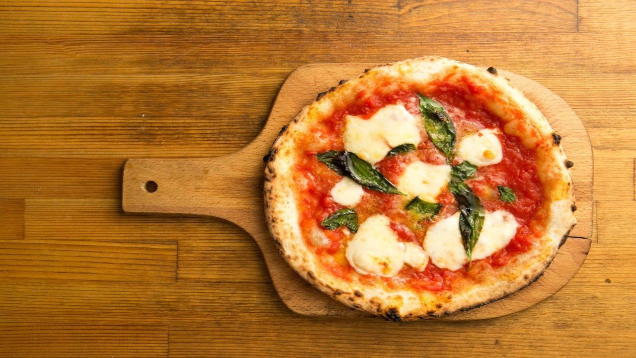 La pizza fa ingrassare: ecco la verità su questo amatissimo alimento