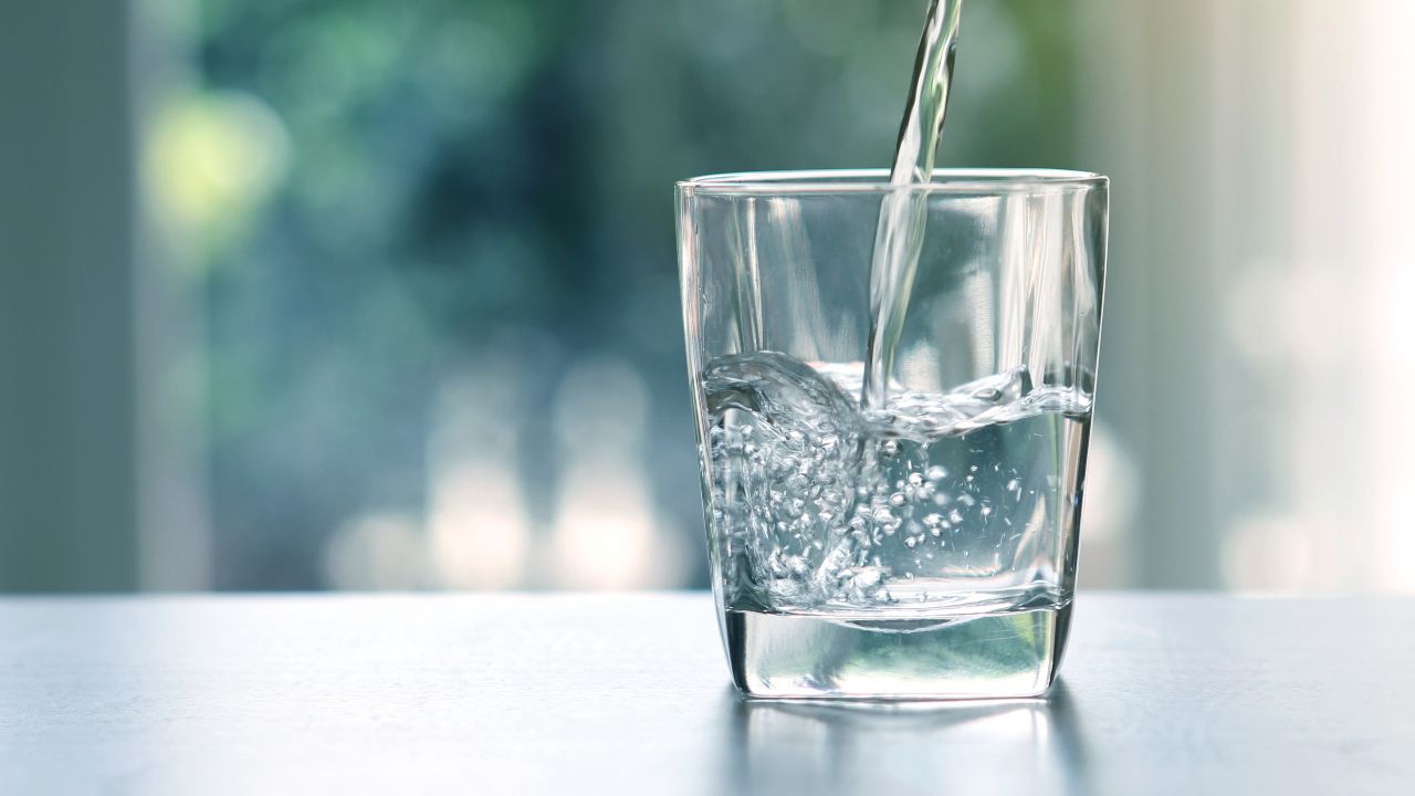 Acqua distillata: i metodi per realizzarla a casa