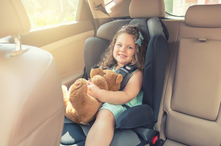 Intrattenere bambini in auto: consigli utili