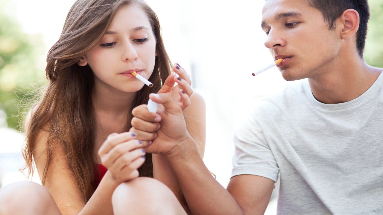 Adolescenti e fumo: consigli utili per capire se vostro figlio fuma
