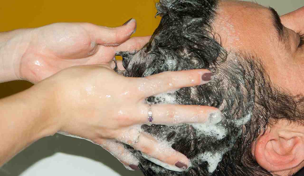 Lavare i capelli