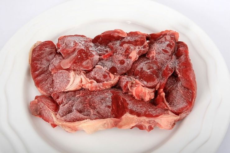 Come si scongela la carne: consigli utili