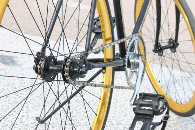 come togliere una catena da bicicletta