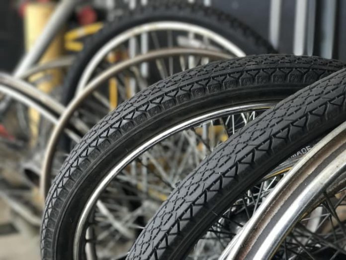 come riparare camera d'aria bicicletta