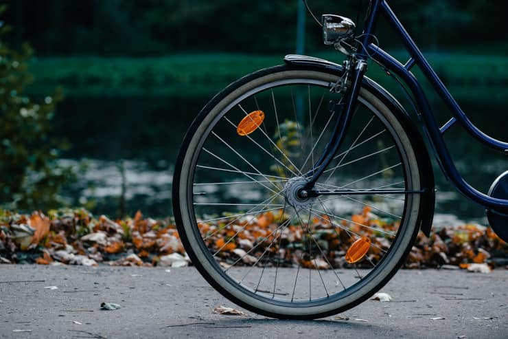 ruota bicicletta forata