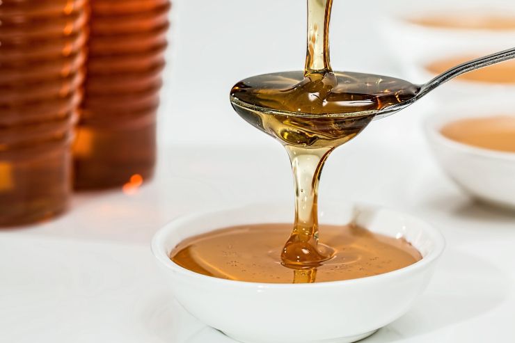 Miele per guarire dal mal di gola: è realmente efficace?