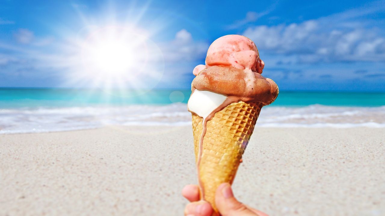 Cosa mangiare in spiaggia: gli alimenti che aiutano a combattere il caldo