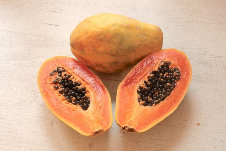 Papaya: quali sono i benefici e quando mangiarla