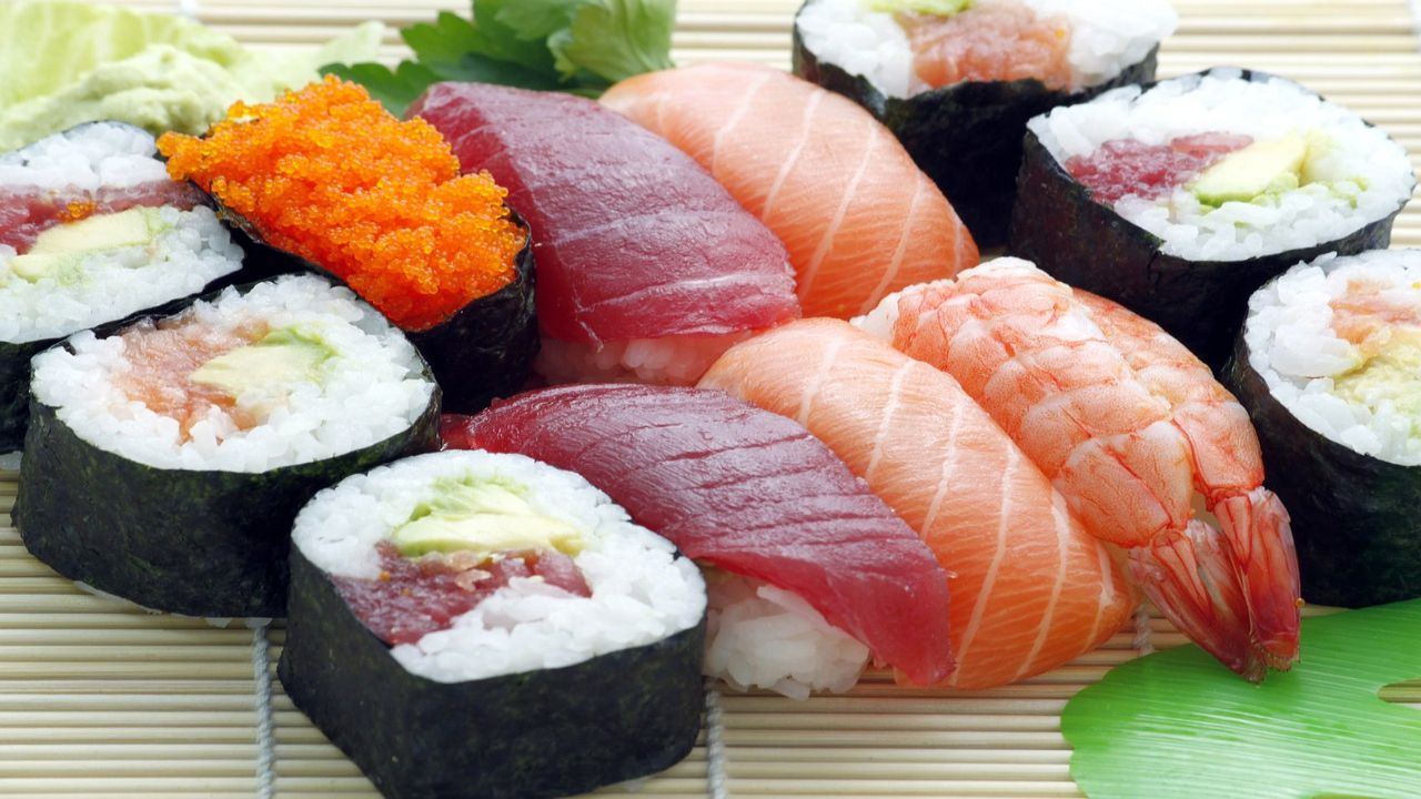 Mangiare sushi fa ingrassare: la verità su questo piatto molto amato