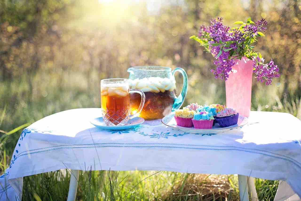 té freddo all'aperto