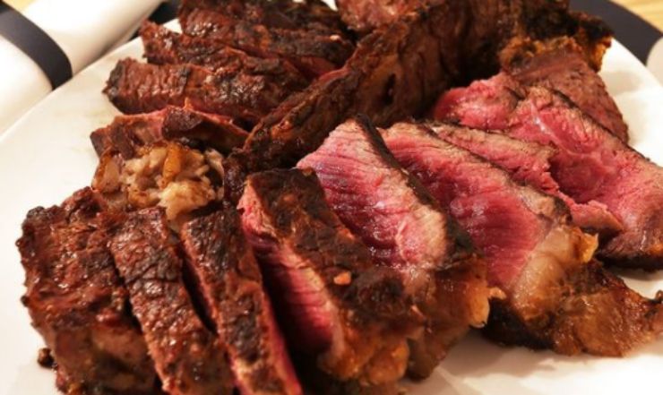 Bistecca fiorentina: come cucinarla alla perfezione