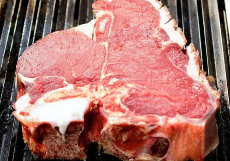 Bistecca fiorentina: come cucinarla alla perfezione