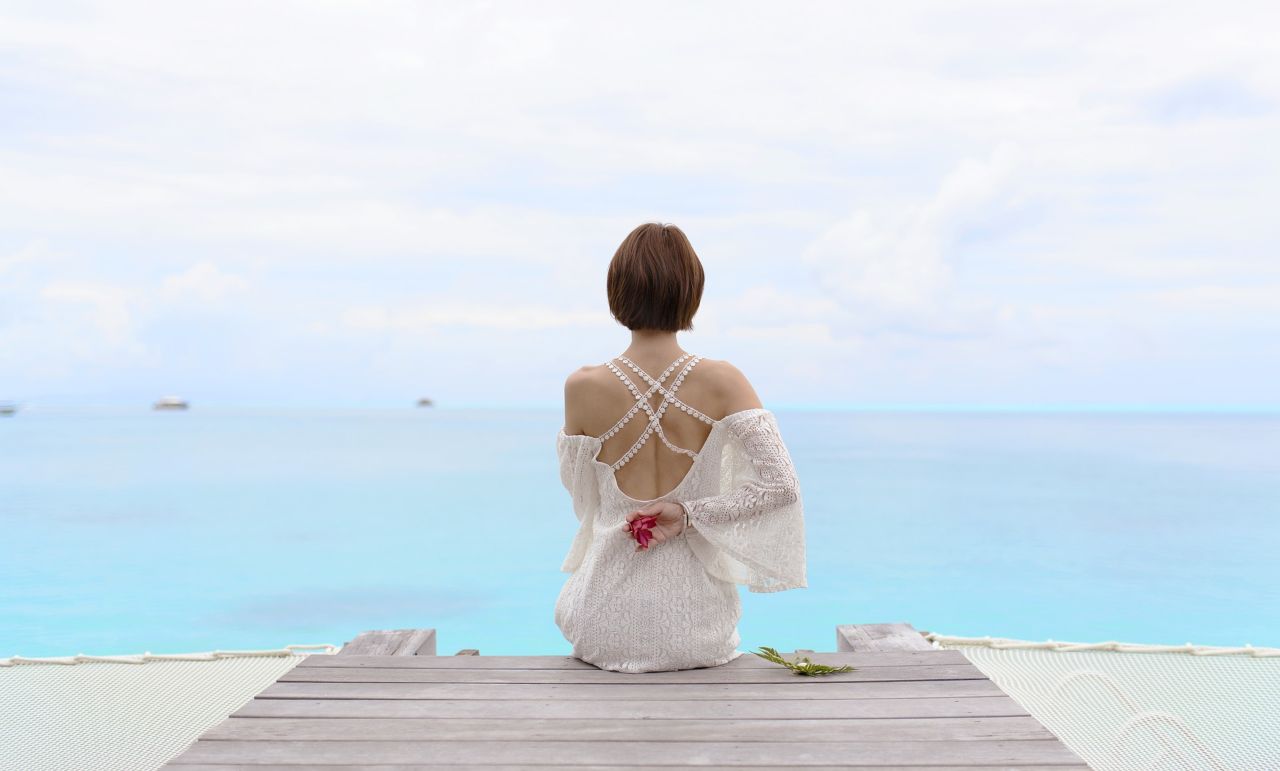 Capelli splendenti al mare