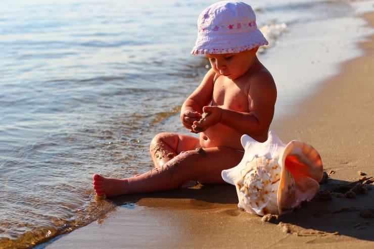 bambini spiaggia dermatiti