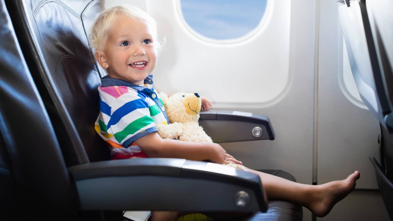 viaggiare aereo bambini