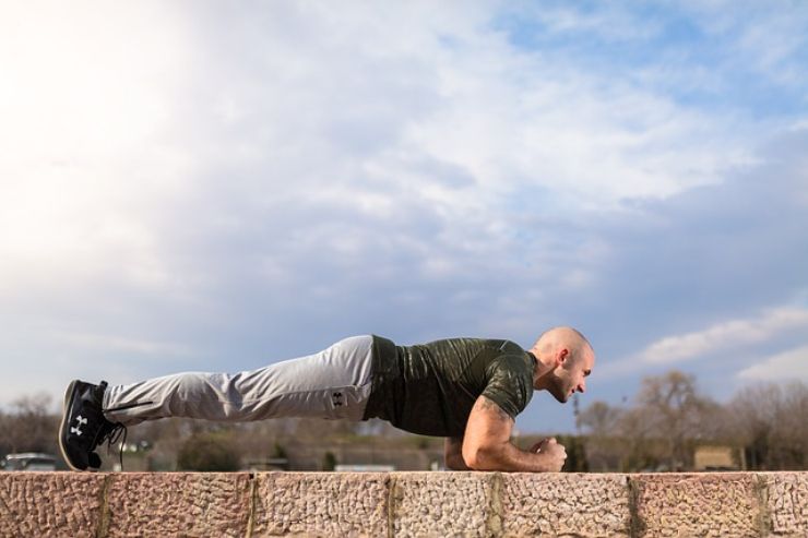 Come avere la pancia piatta con il plank