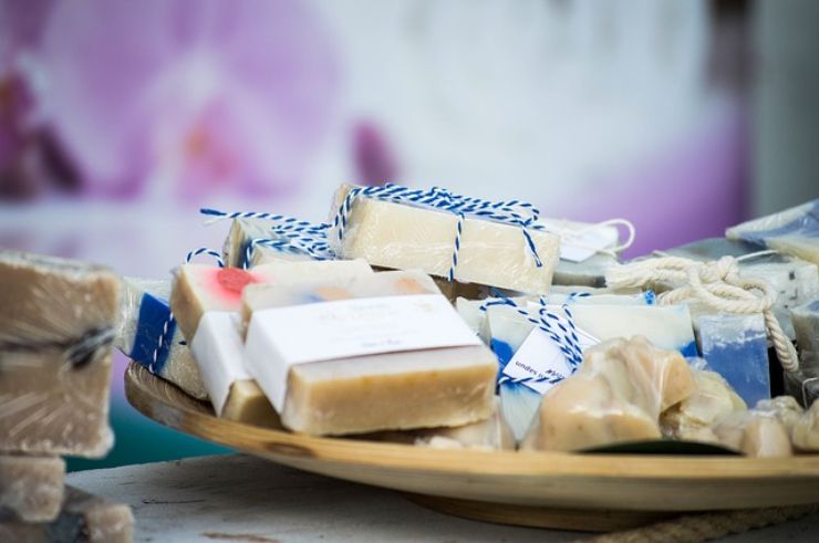 Cucina invasa dalle formiche: i rimedi per allontanarle