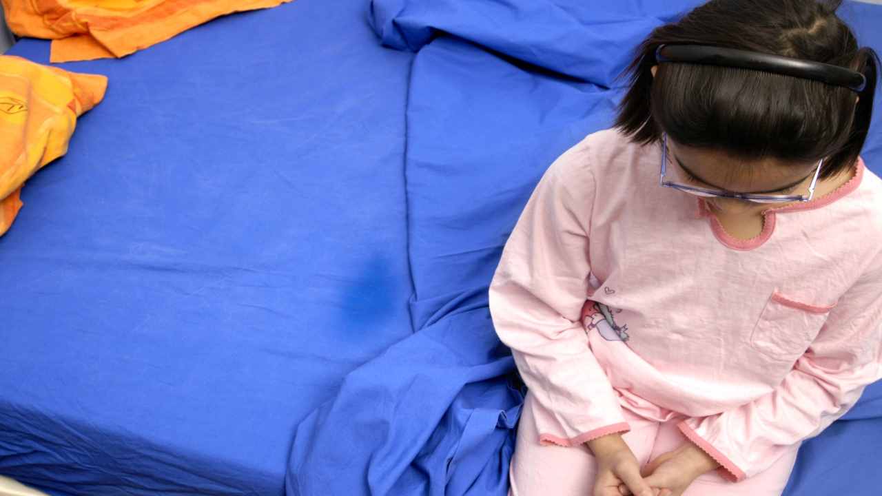 Pipì a letto: cause psicologiche e fisiche dell'enuresi notturna