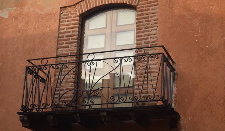 Pulire il balcone