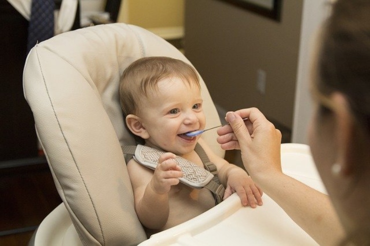 Bambini che rifiutano il cibo: perchè accade e come comportarsi