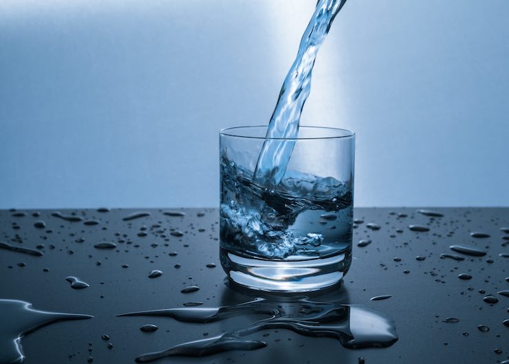 caraffa filtrante bicchiere acqua
