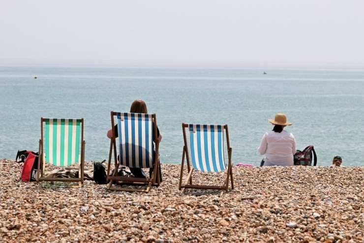 4 divieti in spiaggia che spesso vengono ignorati