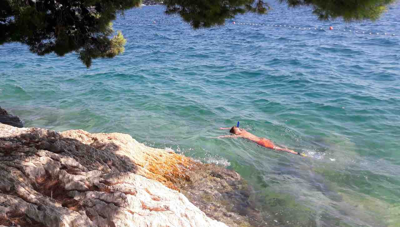 snorkeling scogli rischio ferite