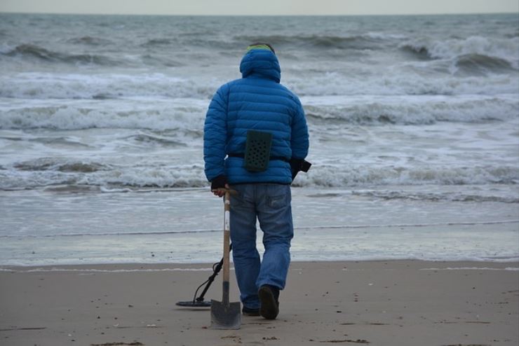 In spiaggia con il Metal Detector: cosa si può trovare