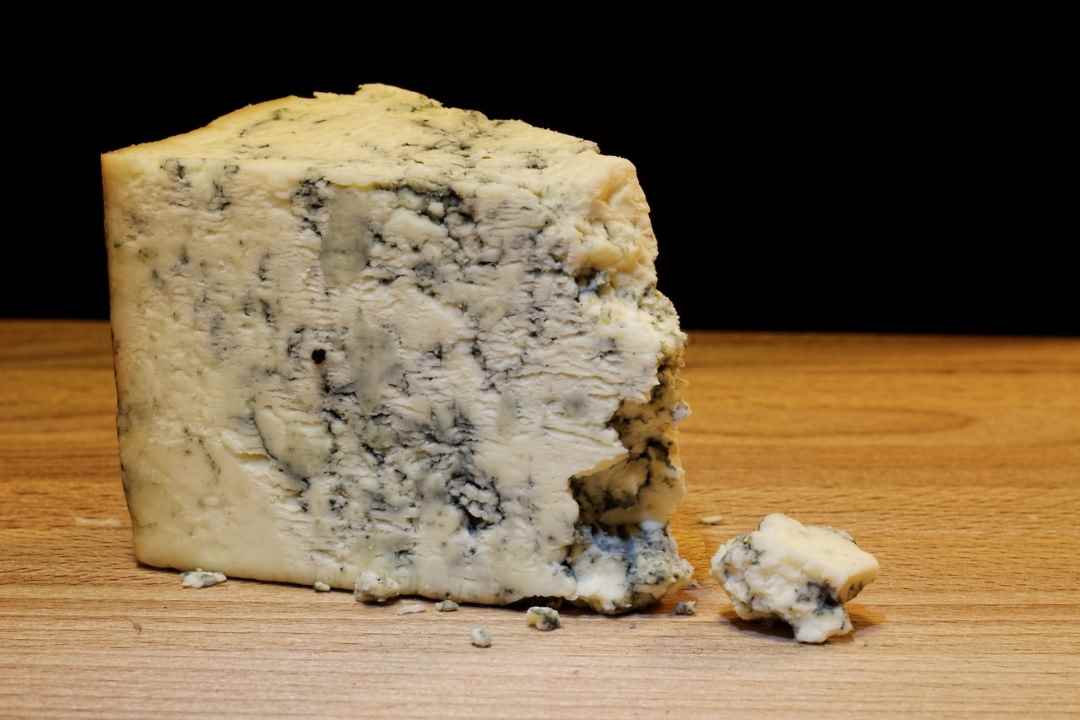 Formaggio ammuffito, non lo mangiare! Ecco perché