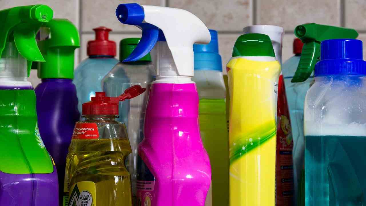 Disinfettare casa: come proteggere gli ambienti dal covid