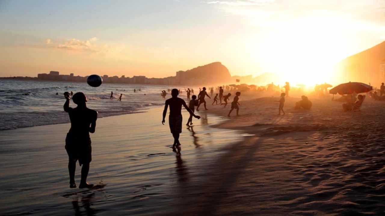 4 divieti in spiaggia che spesso vengono ignorati