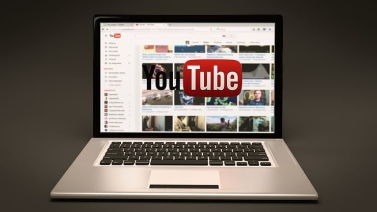 Monitorare l'attività di nostro figlio su YouTube: ecco il sistema più efficace