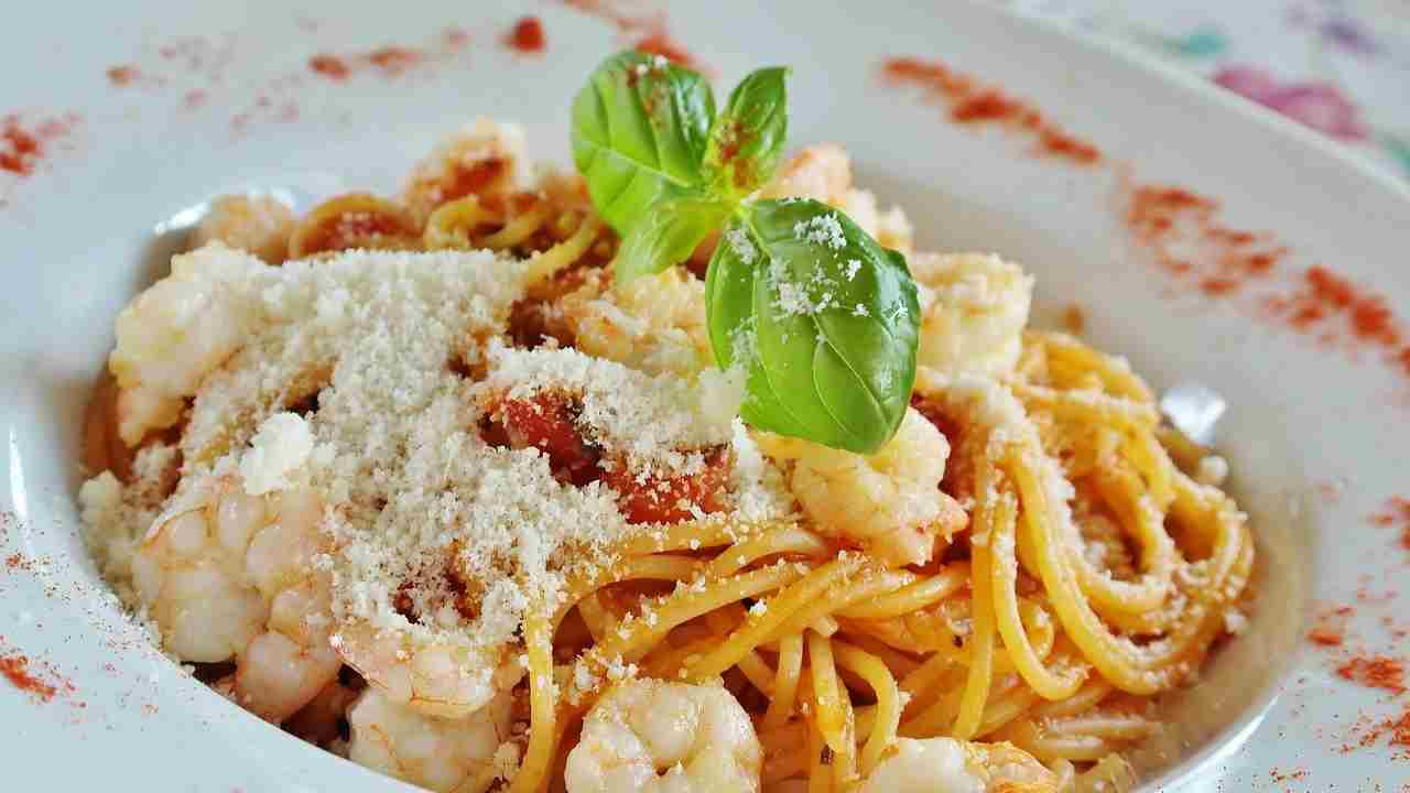 Pasta, fa male mangiarla a cena? La risposta dell'esperto