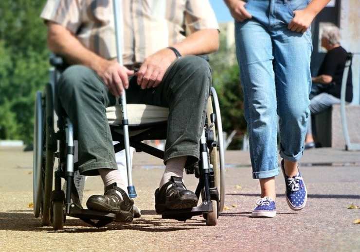 Persone disabili, non sono malate, ecco come interagire con loro