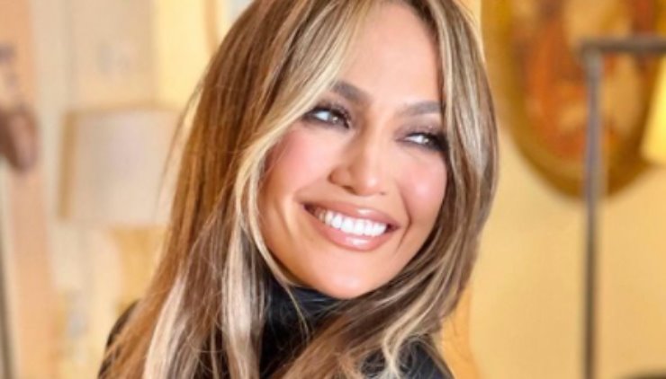 Jennifer Lopez ha un segreto alimentare per la sua pelle over 50enne: eccolo svelato