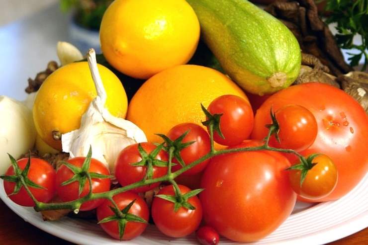 Si butta troppo cibo: i consigli utili per evitare di sprecare gli alimenti