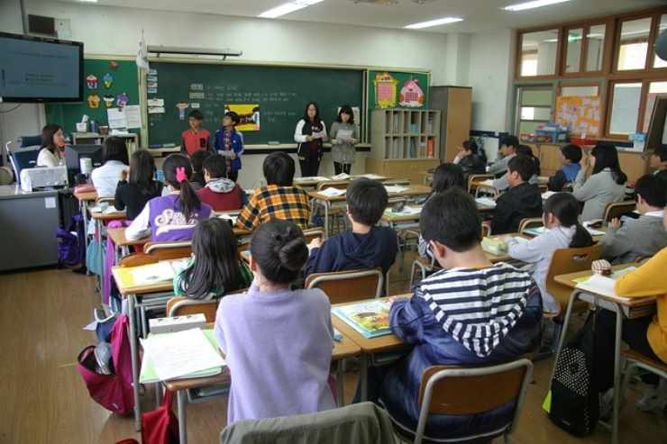 Scuola media bocciata: cosa rischiano gli studenti italiani e perchè