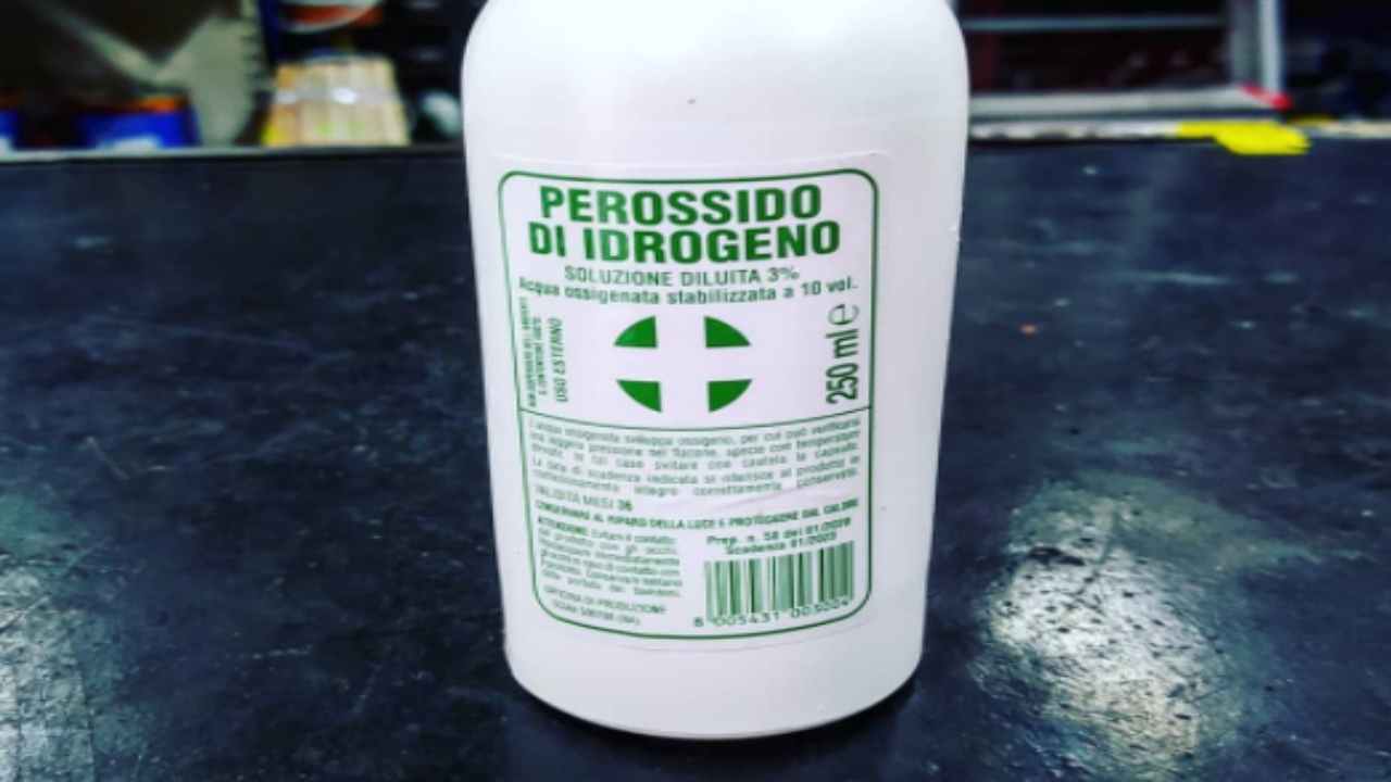 L’acqua ossigenata non solo per disinfettare ecco i miracolosi usi che non conoscevi