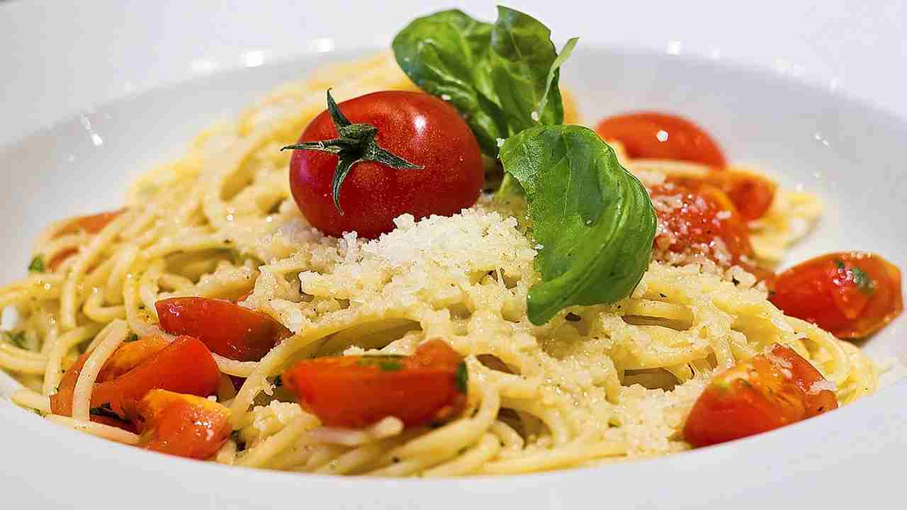 100g di pasta a pranzo, errore fatale non è la quantità giusta da mangiare