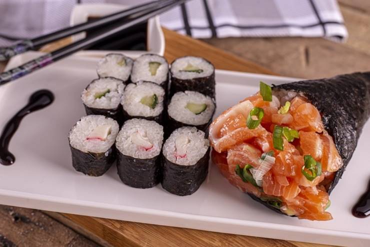 Sushi e cibo giapponese: come riconoscere maki, uramaki e tamaki