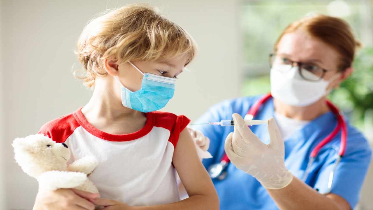 Allarme nei bambini da non sottovalutare, perchè il vaccino andrebbe fatto anche a loro
