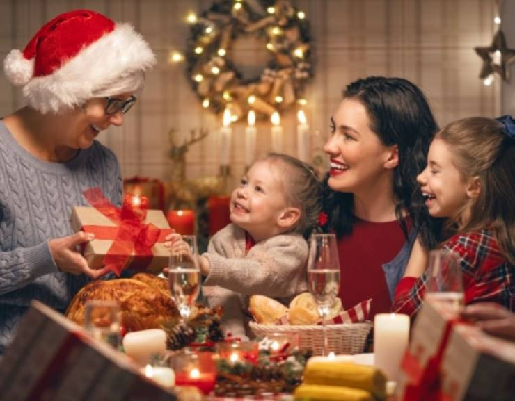 Natale in famiglia: come passarlo proteggendo i più fragili