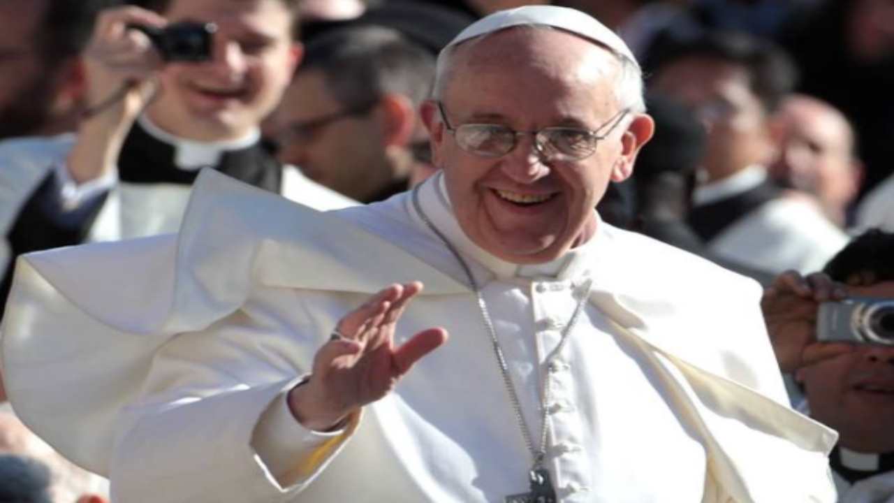 Papa Francesco stupisce di nuovo, la sua fondazione è per tutti