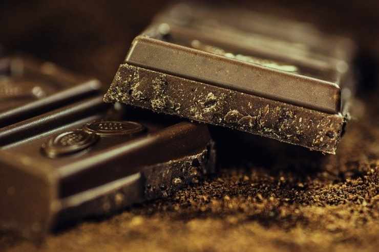 Dimagrire con cioccolata e il vino nella dieta come è possibile? E' la dieta Sirt