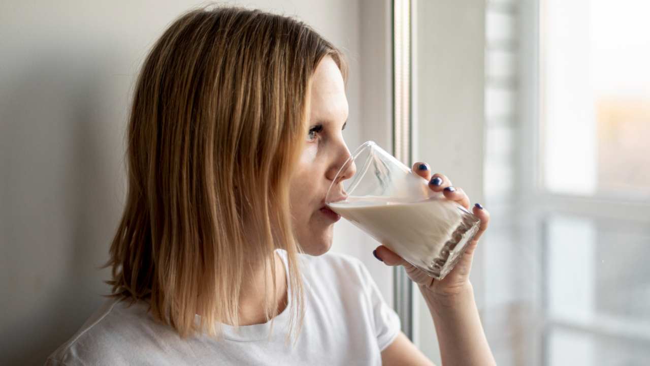 Ecco perchè dovresti bere il latte tutte le sere, la scoperta è incredibile! 20211227 Nonsapeviche.com